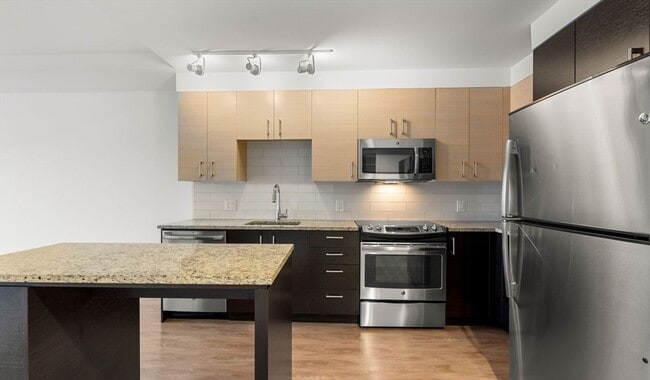 Building Photo - 99 Kneeland St Unit 2104 Rental