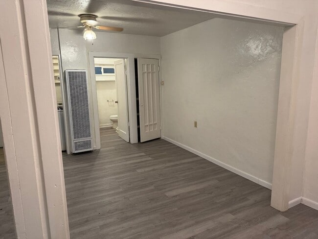 Photo - Redwood Grove Unit APT6