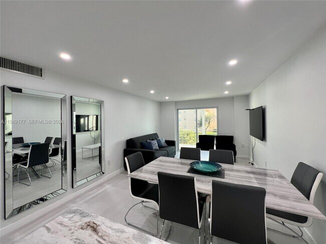 Photo - 8595 Sunrise Lakes Blvd Unit 207