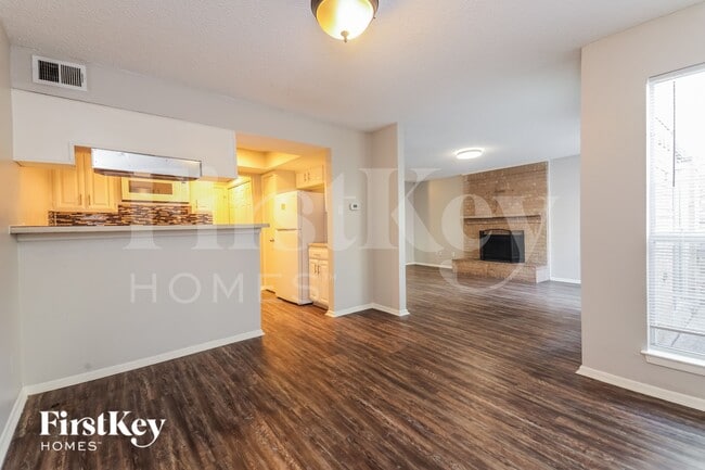 Photo - 2933 Southern Cross Dr