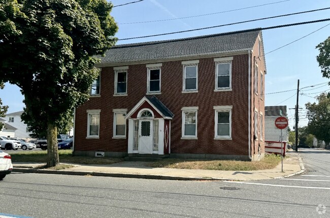 Building Photo - 16 Washington St Unit 1 Rental