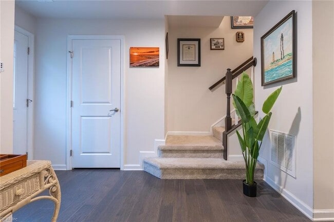 Photo - 605 Brickell Chase