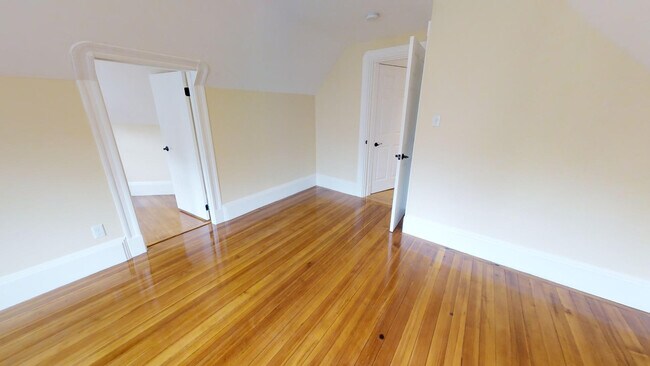 48 Lowell St Unit 3