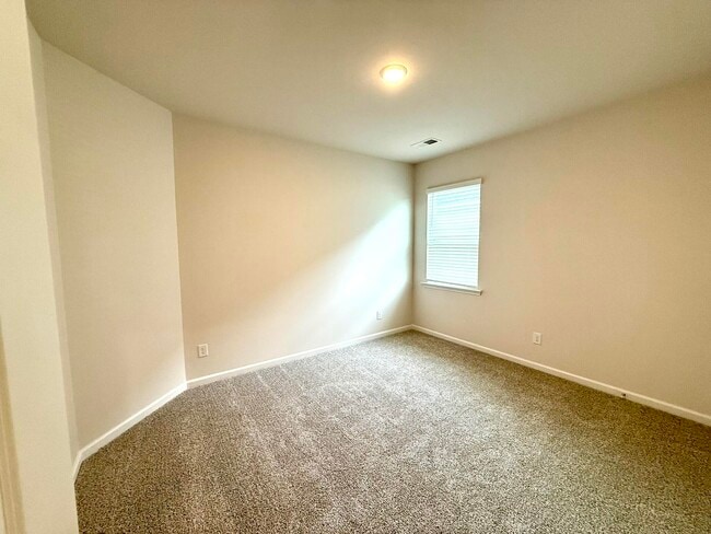 Photo - 9068 Malahide Ln