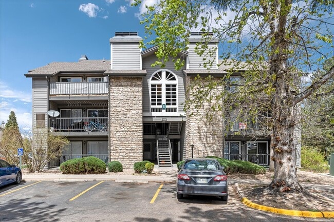Building Photo - 2575 S Syracuse Way Rental