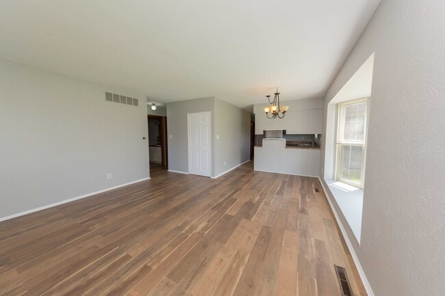 Photo - 18049 Crownhill Dr Unidad A