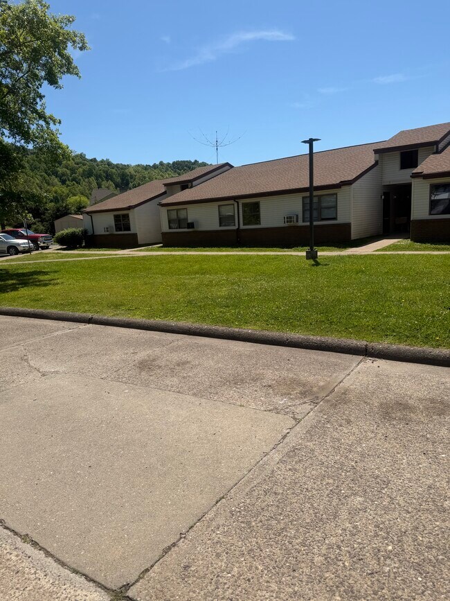 Lincolnshire Apartments