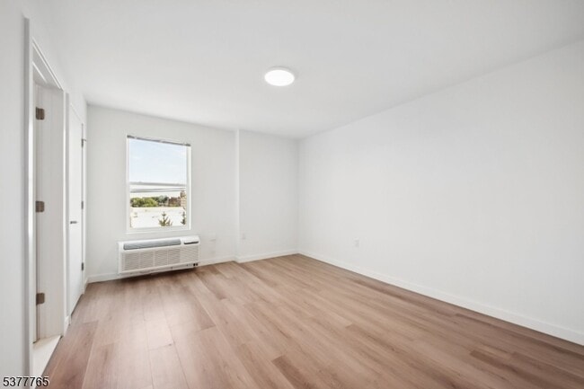 Photo - 369 18th Ave Apartamento Unidad 403