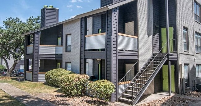 Photo - The Henry B Apartments