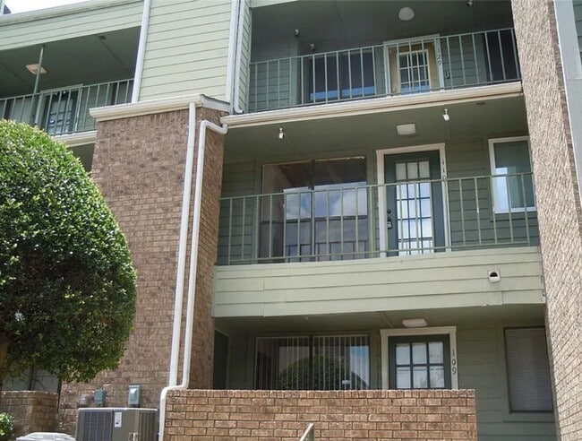 Building Photo - 6108 Abrams Rd Unit 119