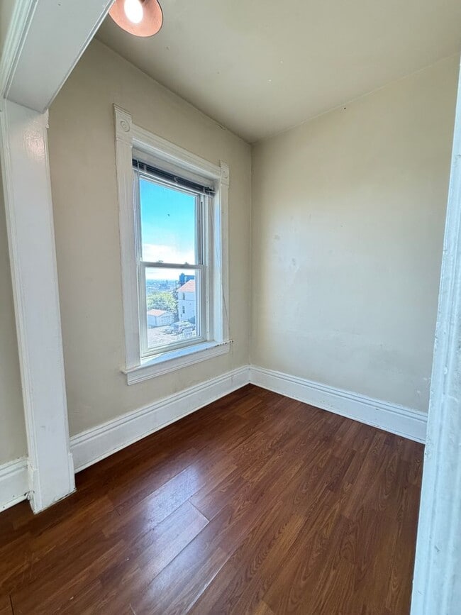 Photo - 529 W 4th St Unit 529 W 4th St - 2