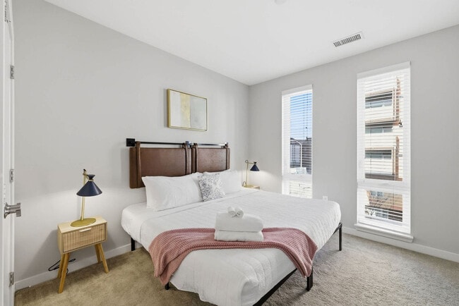 Photo - 421 E Market St Unidad SI ID1384021P