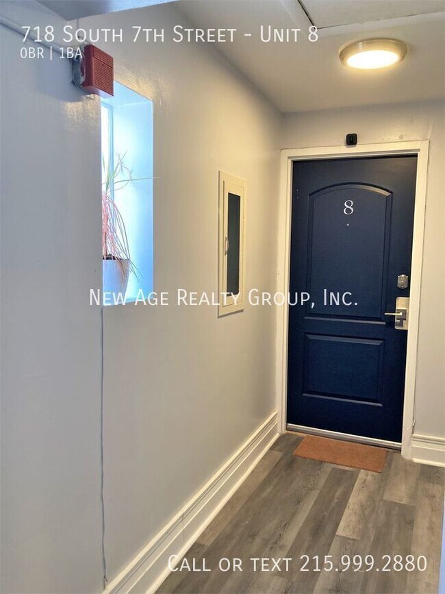 Photo - Studio Apartment one block from South Street! Unidad 8