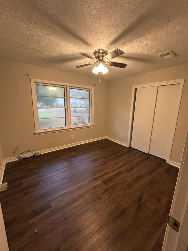 Photo - Beautiful 3 bedroom 2 bath home