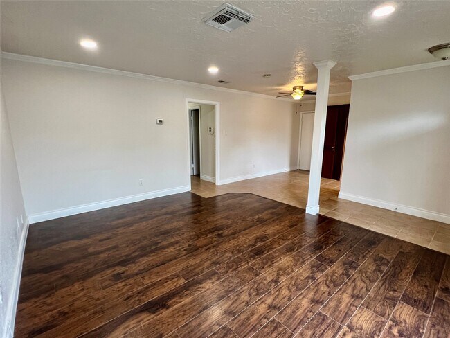 12110 Murr Way