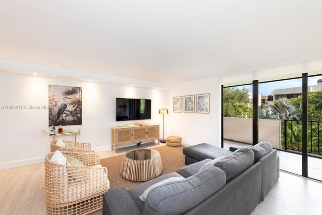 Photo - 181 Crandon Blvd Unidad 306