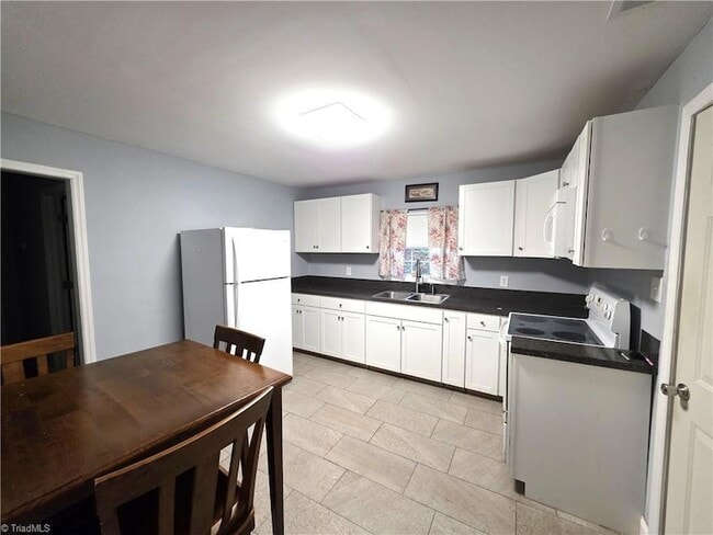 Photo - 902 N South St