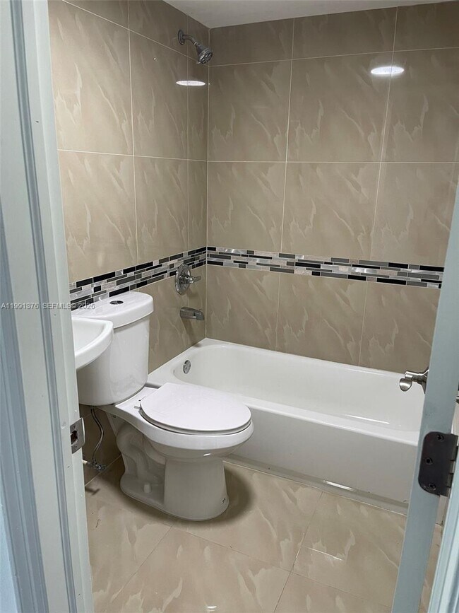 Photo - 1864 NW 24th St Unit 4