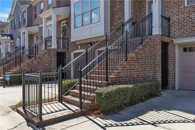 Photo - 2762 Durham Dr NE