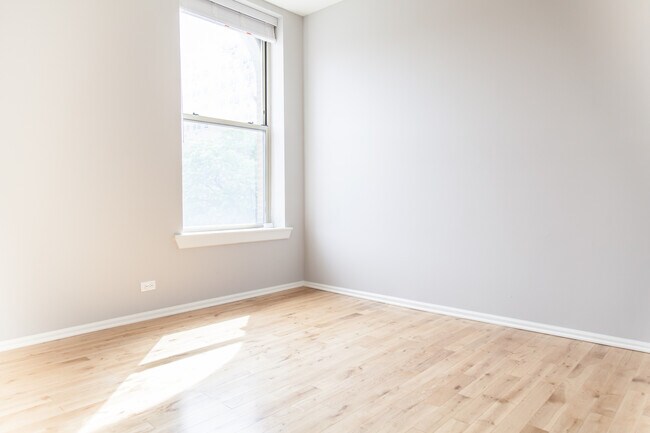 Photo - 3266 N Clark St Unit 3G