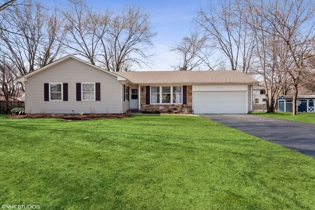 Building Photo - 1915 Farmington Ct