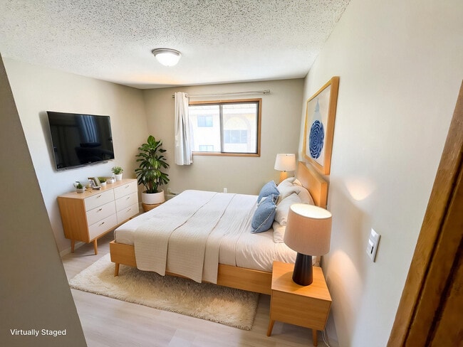 Building Photo - Mainstreet Court