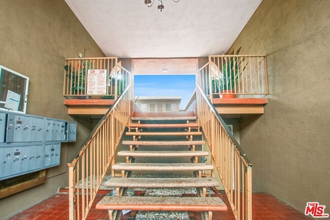 Photo - 14108 Doty Ave Unidad 35