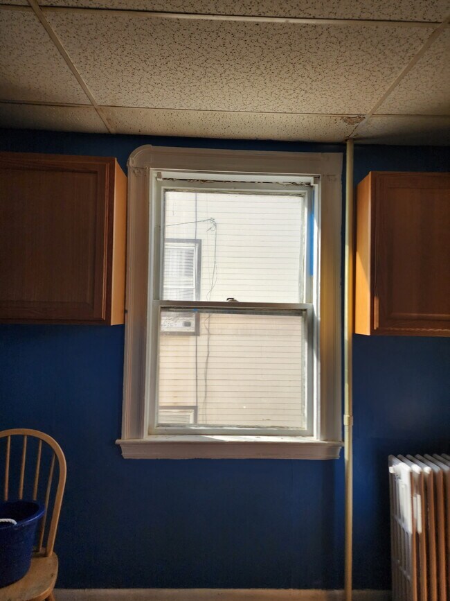 Building Photo - 97 Gilman St Unit 4 Rental