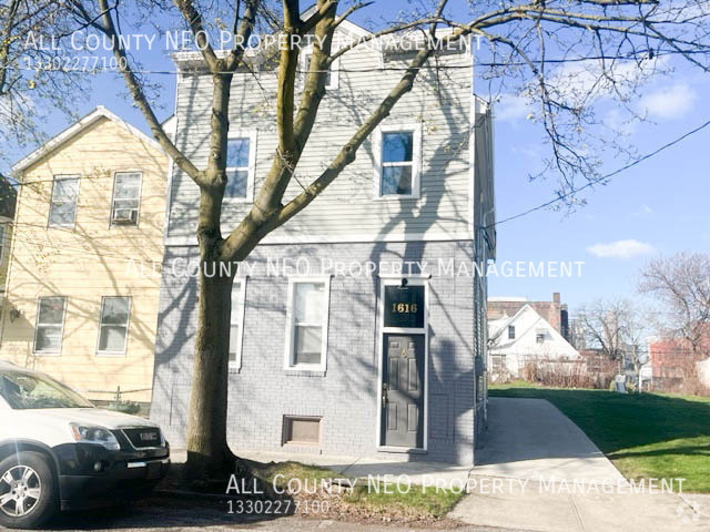 Building Photo - 1616 E 33rd St Unit Down Rental
