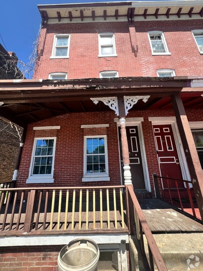 Building Photo - 822 E State St Rental