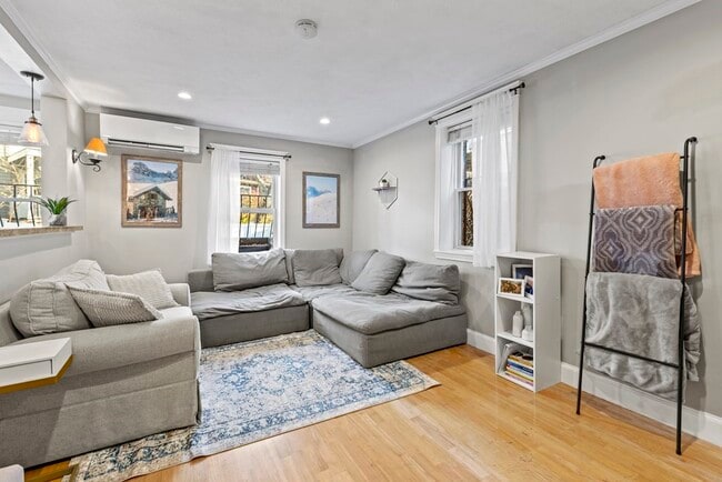 Building Photo - 26 Boston St Unit #1