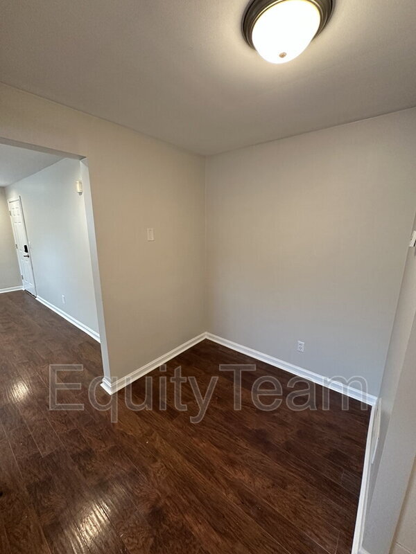 Photo - 3918 E Gatewood Ln Unit Apt 2