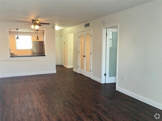Building Photo - 716 Michigan Ave Unit 402 Rental