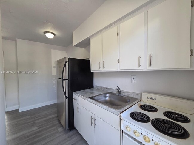 Photo - 1628 SW 7th St Unidad 8