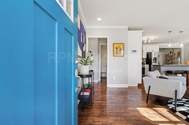 Photo - 1360 Smith St SE