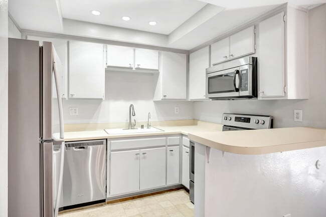 Photo - 7308 Corbin Ave Unit G