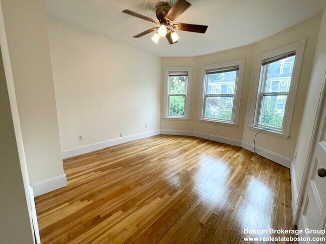 Photo - 72 Roseclair St Unidad 2