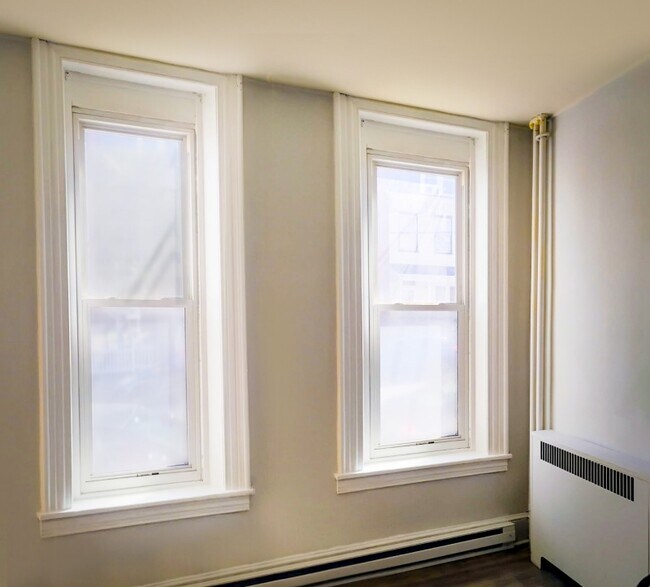 Photo - 720 W Market St Unidad 1