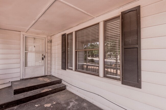 Photo - 2538 Sycamore Ave