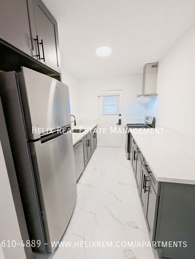 Building Photo - 1728 N Sierra Bonita Ave Unit 2