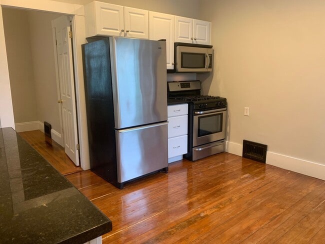 Photo - Spacious modern unit with great location in Southern Waltham available as early as 7/15/26