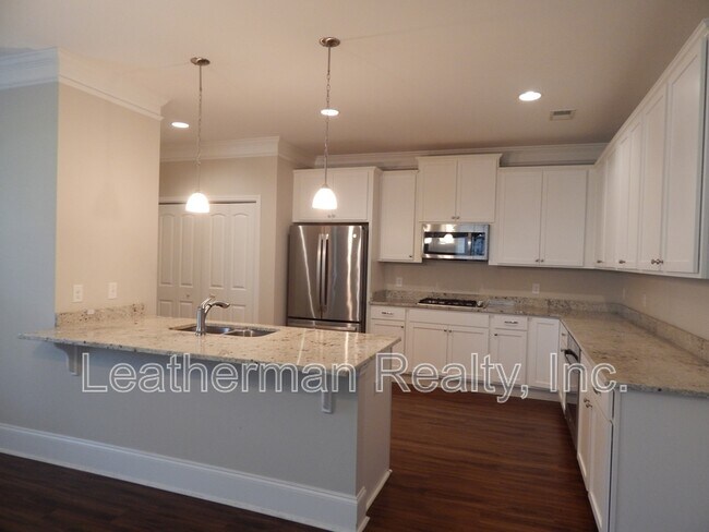 Photo - 408 Senate St