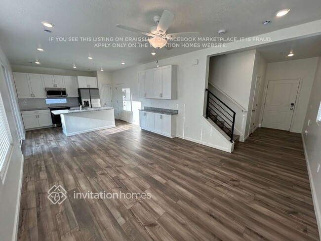 Photo - 328 N Broadway Dr