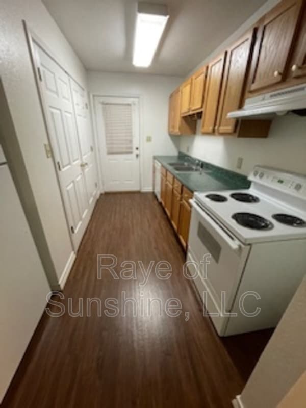 Photo - 282 N Pecan St