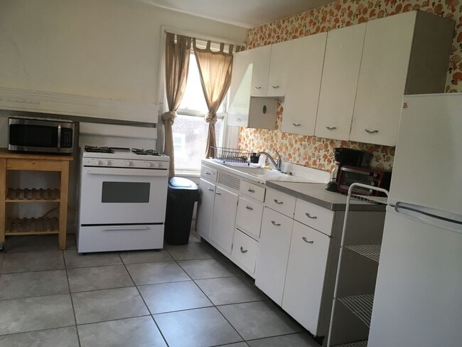 5626 Wilkins Ave Unit 3