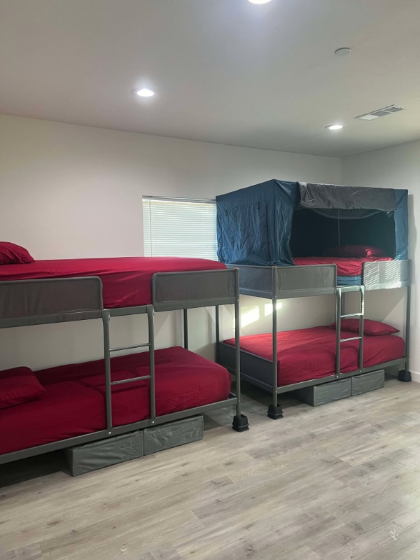 Photo - 1449 E 25th St