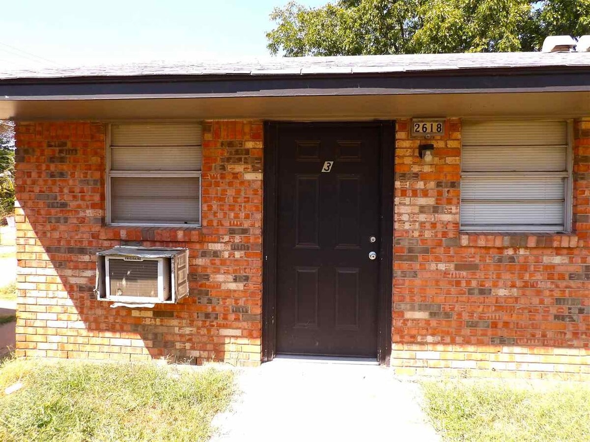 Photo - 2618 SW H Ave