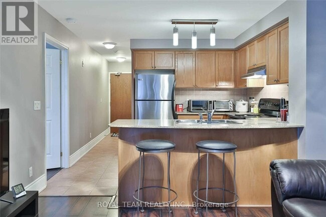 Photo - 2 Maison Parc Ct Unit 808