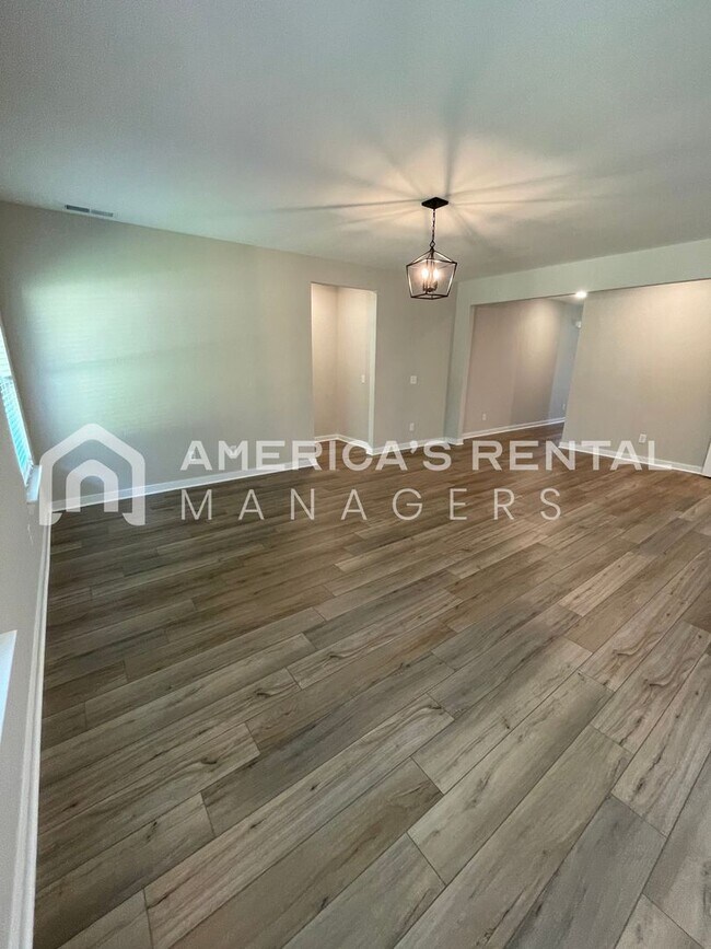 Photo - Home for Rent in Jasper, AL!!! Available to View with 48 Hour Notice!!! ***SIGN A 13 MONTH LEASE ...