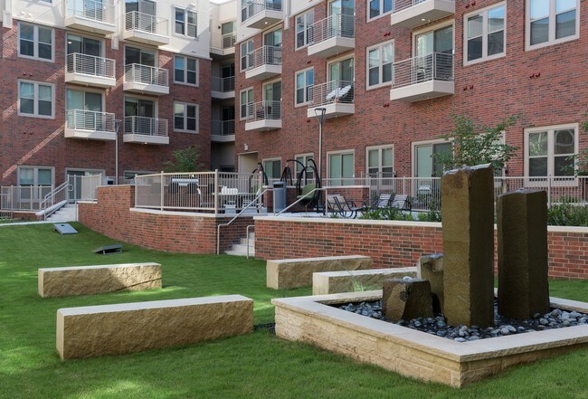 Central Square at Frisco Apartments For Rent in Frisco, TX
